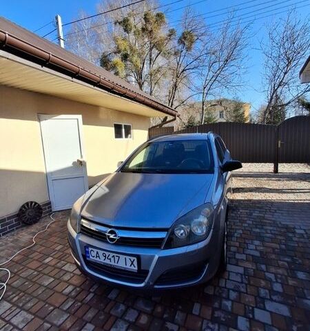 Серый Опель Астра, объемом двигателя 1.6 л и пробегом 270 тыс. км за 4650 $, фото 1 на Automoto.ua