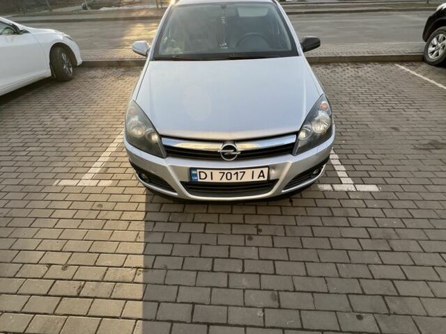 Серый Опель Астра, объемом двигателя 1.6 л и пробегом 303 тыс. км за 3700 $, фото 1 на Automoto.ua