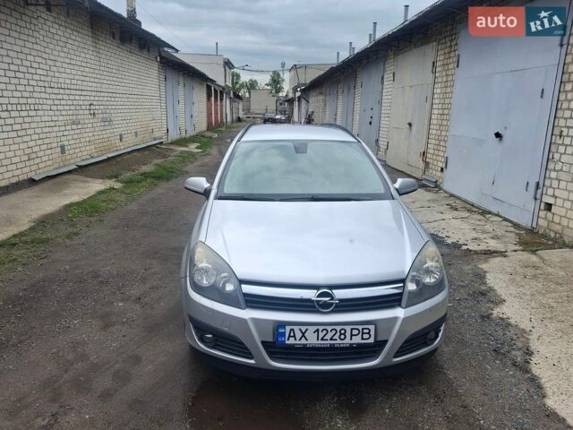 Серый Опель Астра, объемом двигателя 1.6 л и пробегом 289 тыс. км за 5100 $, фото 1 на Automoto.ua