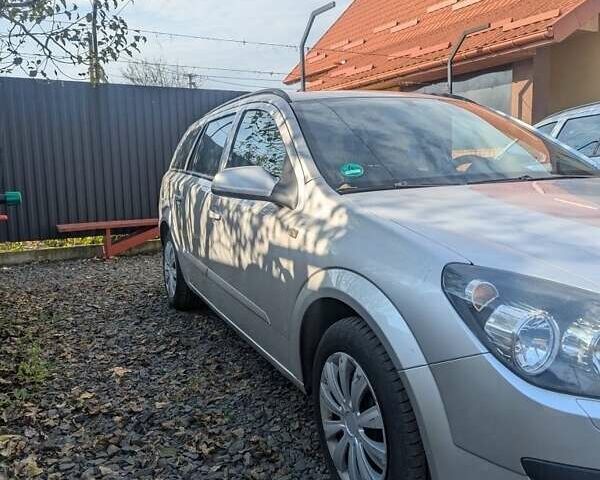 Серый Опель Астра, объемом двигателя 1.6 л и пробегом 197 тыс. км за 4000 $, фото 1 на Automoto.ua