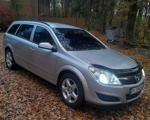 Серый Опель Астра, объемом двигателя 1.6 л и пробегом 265 тыс. км за 4600 $, фото 1 на Automoto.ua