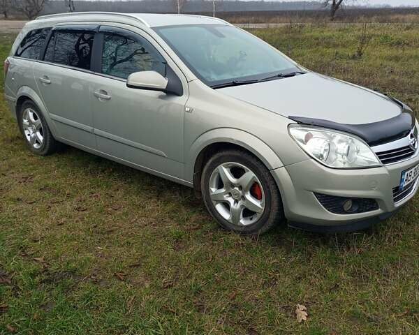 Серый Опель Астра, объемом двигателя 1.6 л и пробегом 306 тыс. км за 5500 $, фото 1 на Automoto.ua