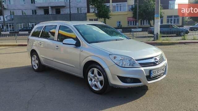 Серый Опель Астра, объемом двигателя 1.69 л и пробегом 330 тыс. км за 5222 $, фото 1 на Automoto.ua