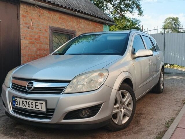 Серый Опель Астра, объемом двигателя 1.2 л и пробегом 300 тыс. км за 4500 $, фото 1 на Automoto.ua