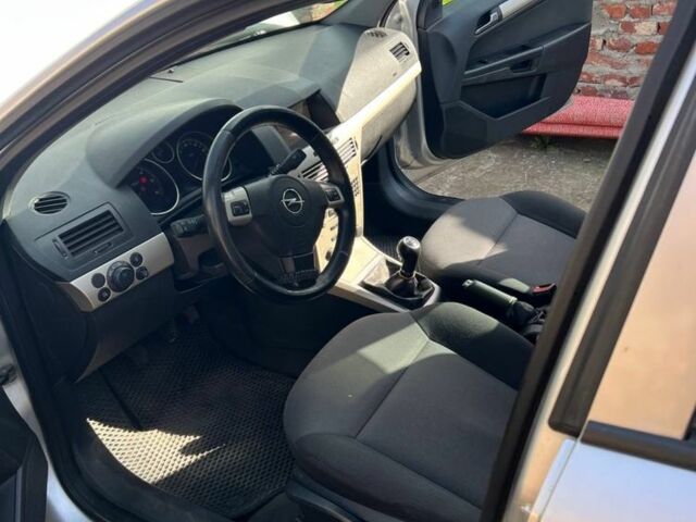 Сірий Опель Астра, об'ємом двигуна 1.9 л та пробігом 253 тис. км за 4400 $, фото 1 на Automoto.ua