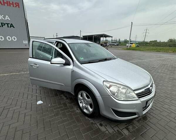 Сірий Опель Астра, об'ємом двигуна 1.7 л та пробігом 267 тис. км за 5200 $, фото 1 на Automoto.ua