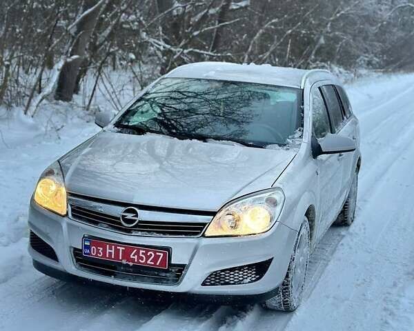 Серый Опель Астра, объемом двигателя 1.6 л и пробегом 160 тыс. км за 4999 $, фото 1 на Automoto.ua