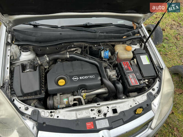 Сірий Опель Астра, об'ємом двигуна 1.69 л та пробігом 300 тис. км за 5000 $, фото 1 на Automoto.ua