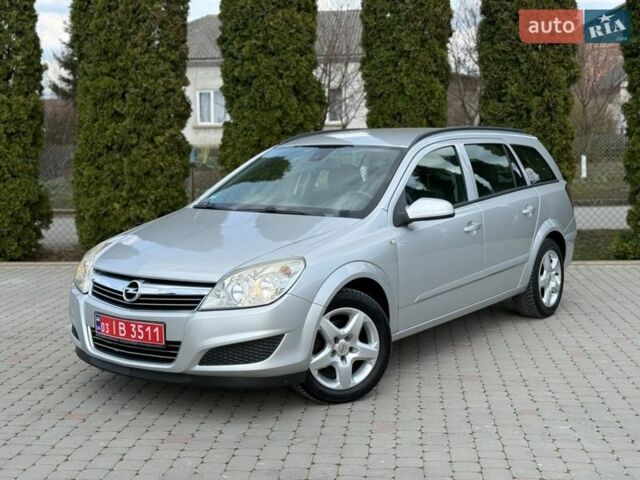 Серый Опель Астра, объемом двигателя 1.6 л и пробегом 212 тыс. км за 5400 $, фото 1 на Automoto.ua