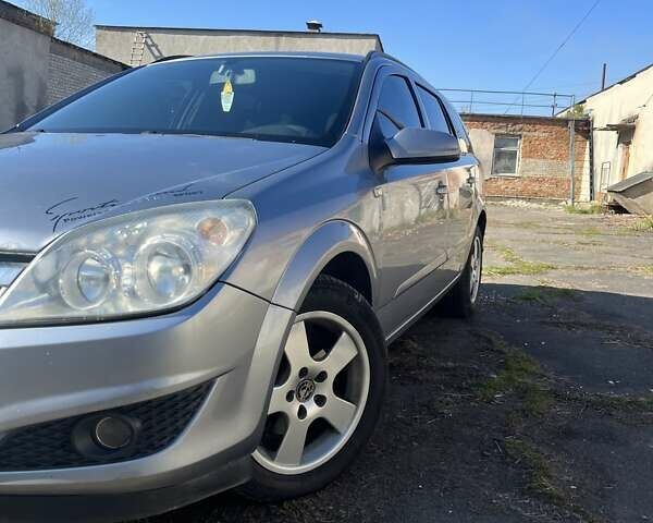 Сірий Опель Астра, об'ємом двигуна 1.69 л та пробігом 360 тис. км за 4375 $, фото 1 на Automoto.ua