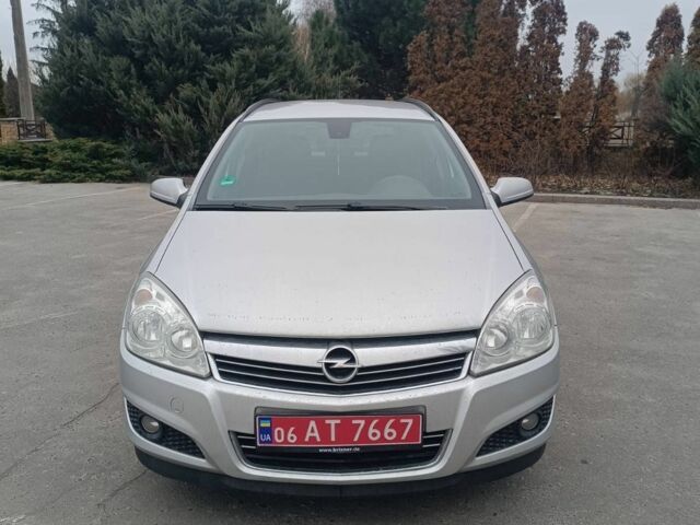 Серый Опель Астра, объемом двигателя 1.6 л и пробегом 226 тыс. км за 5400 $, фото 1 на Automoto.ua