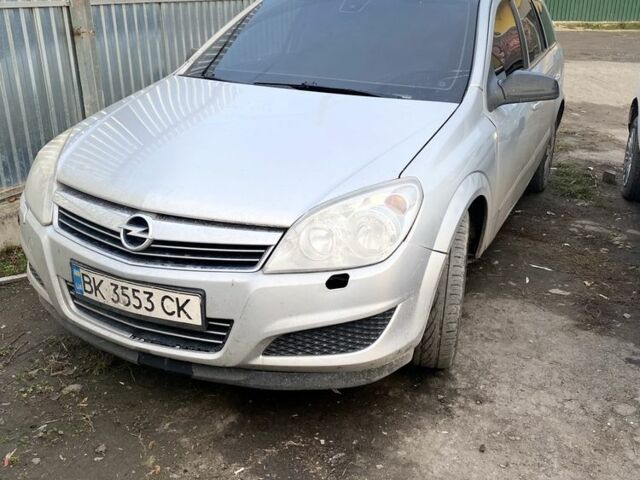 Серый Опель Астра, объемом двигателя 1.9 л и пробегом 268 тыс. км за 2900 $, фото 1 на Automoto.ua