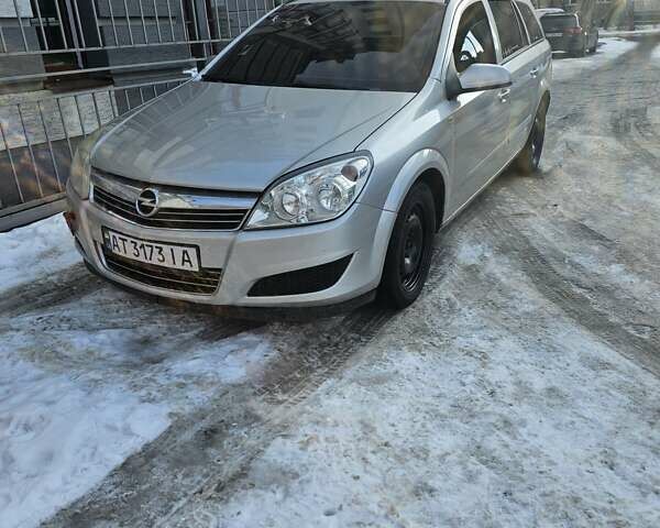 Серый Опель Астра, объемом двигателя 1.9 л и пробегом 198 тыс. км за 4500 $, фото 1 на Automoto.ua