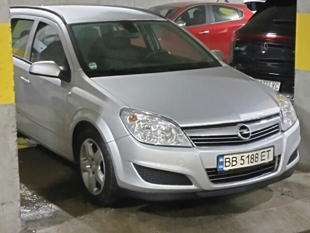 Серый Опель Астра, объемом двигателя 1.9 л и пробегом 289 тыс. км за 5500 $, фото 1 на Automoto.ua