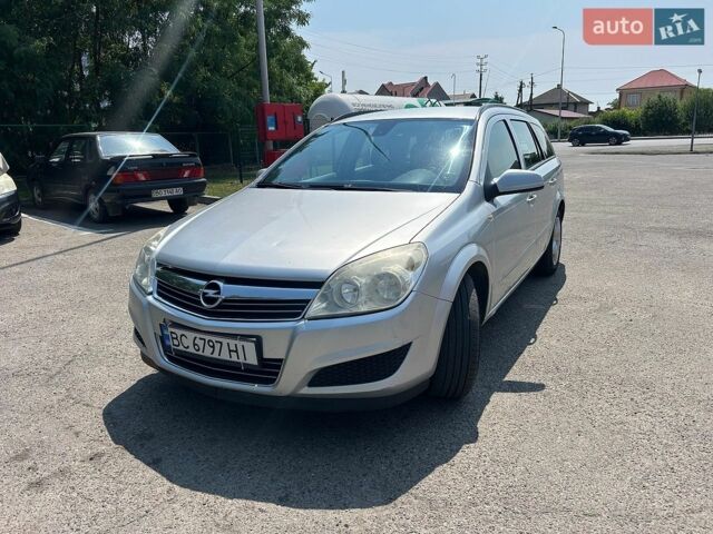 Сірий Опель Астра, об'ємом двигуна 1.69 л та пробігом 386 тис. км за 4200 $, фото 1 на Automoto.ua