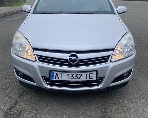 Серый Опель Астра, объемом двигателя 1.6 л и пробегом 289 тыс. км за 4750 $, фото 1 на Automoto.ua