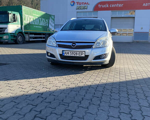 Серый Опель Астра, объемом двигателя 1.6 л и пробегом 317 тыс. км за 4800 $, фото 1 на Automoto.ua