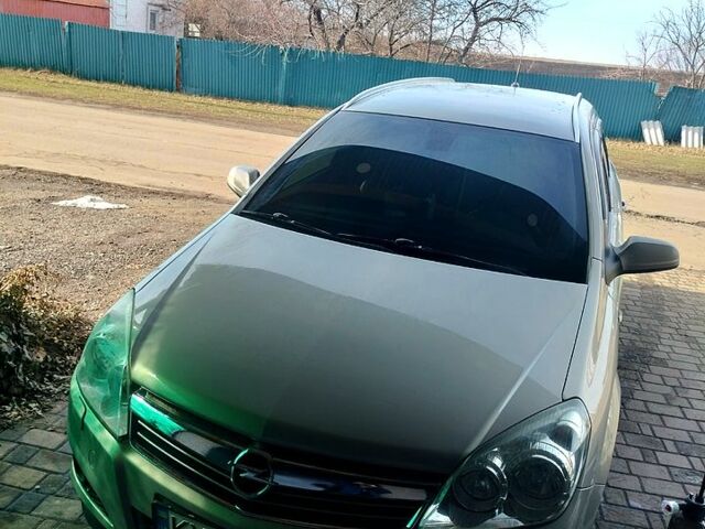 Серый Опель Астра, объемом двигателя 1.6 л и пробегом 250 тыс. км за 5500 $, фото 1 на Automoto.ua