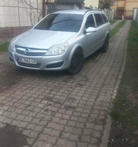Серый Опель Астра, объемом двигателя 1.69 л и пробегом 330 тыс. км за 3700 $, фото 1 на Automoto.ua
