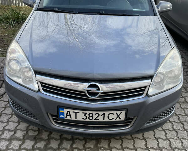 Серый Опель Астра, объемом двигателя 1.6 л и пробегом 195 тыс. км за 4800 $, фото 1 на Automoto.ua