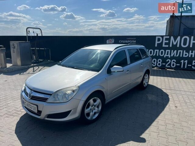 Серый Опель Астра, объемом двигателя 1.25 л и пробегом 358 тыс. км за 3899 $, фото 1 на Automoto.ua