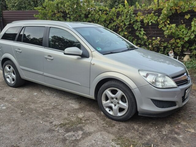 Серый Опель Астра, объемом двигателя 1.6 л и пробегом 280 тыс. км за 5350 $, фото 1 на Automoto.ua