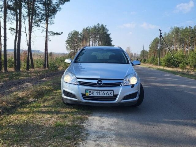 Серый Опель Астра, объемом двигателя 1.6 л и пробегом 314 тыс. км за 3999 $, фото 1 на Automoto.ua