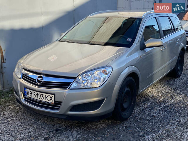 Серый Опель Астра, объемом двигателя 1.6 л и пробегом 210 тыс. км за 4699 $, фото 1 на Automoto.ua