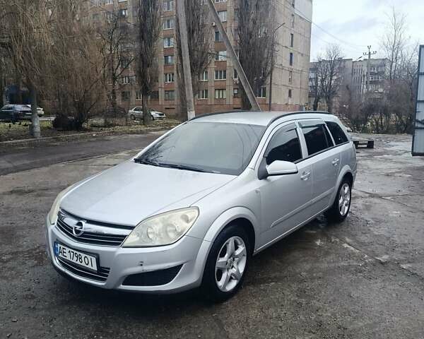 Серый Опель Астра, объемом двигателя 1.6 л и пробегом 272 тыс. км за 5399 $, фото 1 на Automoto.ua
