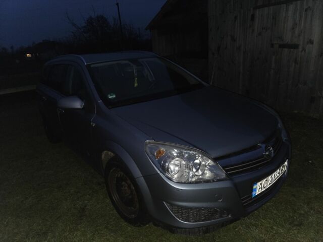 Серый Опель Астра, объемом двигателя 1.6 л и пробегом 237 тыс. км за 4500 $, фото 1 на Automoto.ua