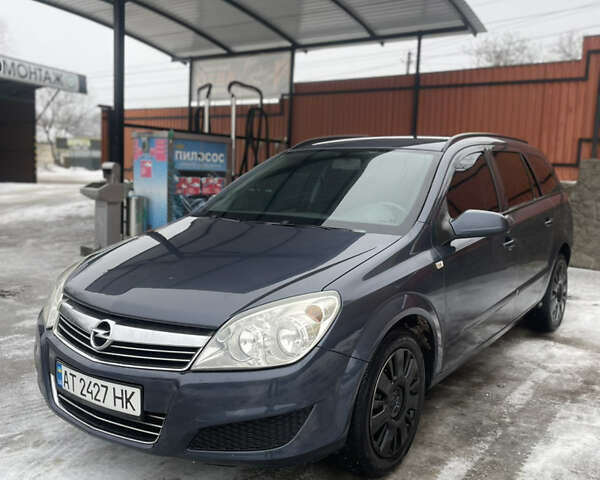 Серый Опель Астра, объемом двигателя 1.7 л и пробегом 266 тыс. км за 5050 $, фото 1 на Automoto.ua