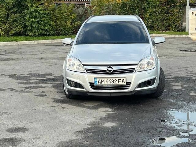 Сірий Опель Астра, об'ємом двигуна 1.6 л та пробігом 300 тис. км за 4200 $, фото 1 на Automoto.ua