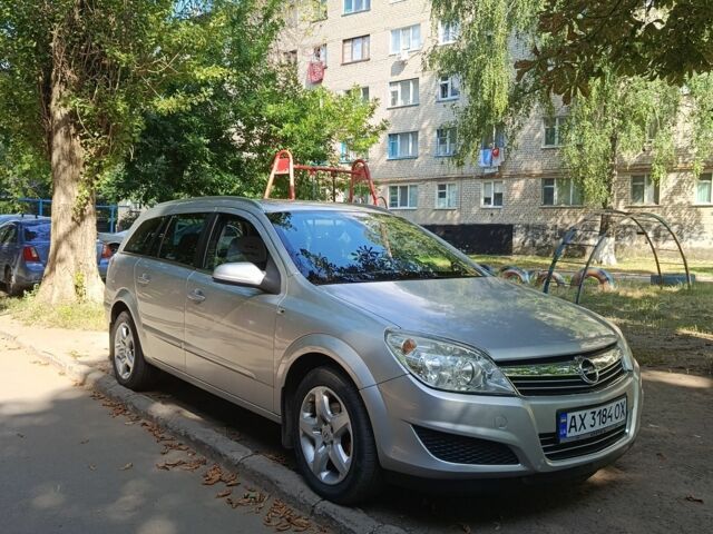Серый Опель Астра, объемом двигателя 1.6 л и пробегом 303 тыс. км за 5598 $, фото 1 на Automoto.ua
