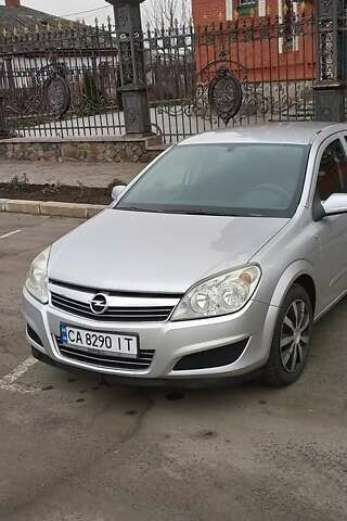 Сірий Опель Астра, об'ємом двигуна 1.4 л та пробігом 269 тис. км за 4500 $, фото 1 на Automoto.ua
