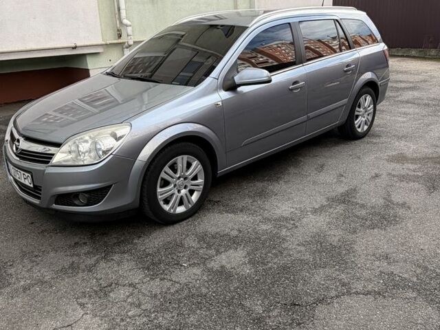 Сірий Опель Астра, об'ємом двигуна 1.6 л та пробігом 240 тис. км за 5300 $, фото 1 на Automoto.ua