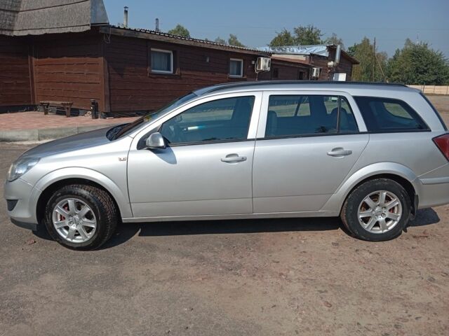 Серый Опель Астра, объемом двигателя 1.7 л и пробегом 325 тыс. км за 4650 $, фото 1 на Automoto.ua