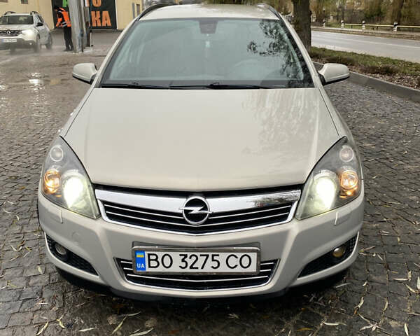 Серый Опель Астра, объемом двигателя 1.6 л и пробегом 196 тыс. км за 6000 $, фото 1 на Automoto.ua