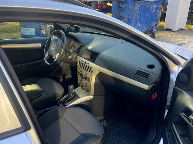 Сірий Опель Астра, об'ємом двигуна 1.6 л та пробігом 239 тис. км за 5500 $, фото 1 на Automoto.ua