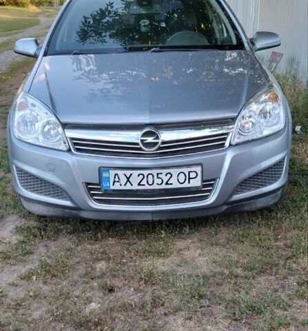 Серый Опель Астра, объемом двигателя 1.6 л и пробегом 325 тыс. км за 3500 $, фото 1 на Automoto.ua