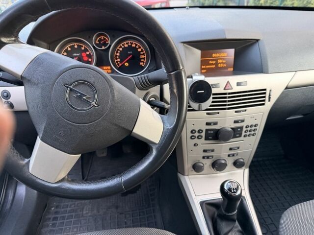 Сірий Опель Астра, об'ємом двигуна 1.6 л та пробігом 268 тис. км за 5100 $, фото 1 на Automoto.ua