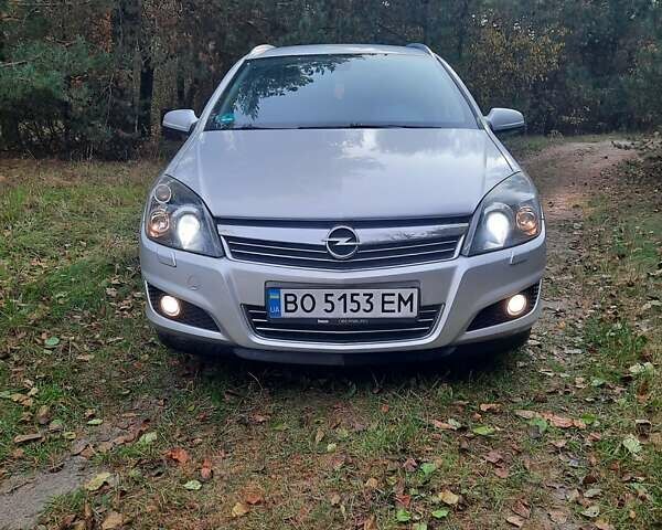 Опель Астра 2008 в Кременце на Automoto.ua Серый Опель Астра, объемом двигателя 1.6 л и пробегом 202 тыс. км за 5100 $, фото 1 на Automoto.ua