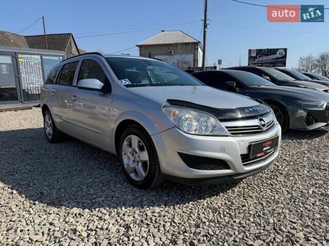 Серый Опель Астра, объемом двигателя 1.69 л и пробегом 272 тыс. км за 4550 $, фото 1 на Automoto.ua