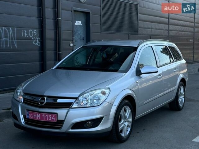 Серый Опель Астра, объемом двигателя 1.6 л и пробегом 197 тыс. км за 5450 $, фото 1 на Automoto.ua