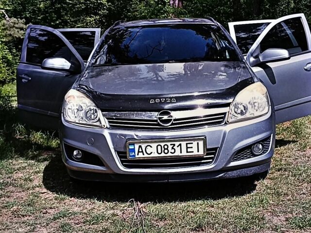 Серый Опель Астра, объемом двигателя 0 л и пробегом 290 тыс. км за 4399 $, фото 1 на Automoto.ua