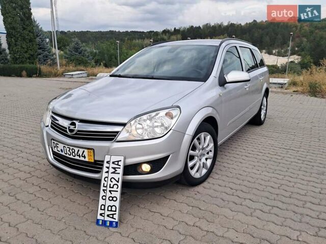 Сірий Опель Астра, об'ємом двигуна 1.6 л та пробігом 216 тис. км за 5400 $, фото 1 на Automoto.ua