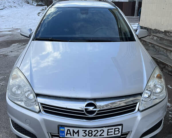 Серый Опель Астра, объемом двигателя 1.7 л и пробегом 258 тыс. км за 5500 $, фото 1 на Automoto.ua