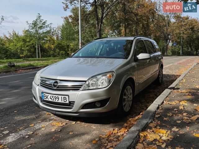 Серый Опель Астра, объемом двигателя 1.6 л и пробегом 249 тыс. км за 6000 $, фото 1 на Automoto.ua
