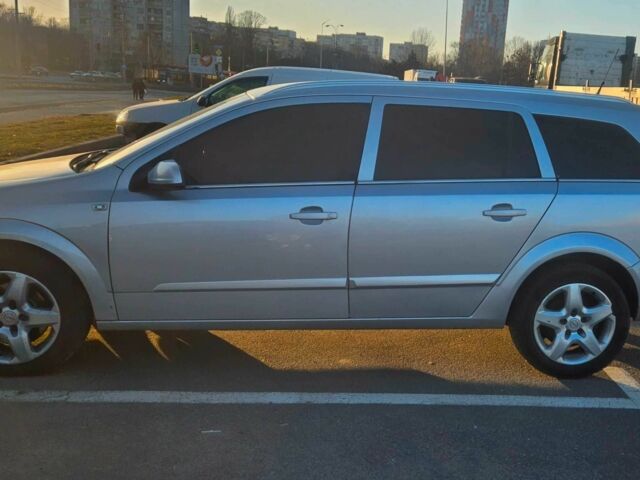 Серый Опель Астра, объемом двигателя 1.9 л и пробегом 288 тыс. км за 4600 $, фото 1 на Automoto.ua
