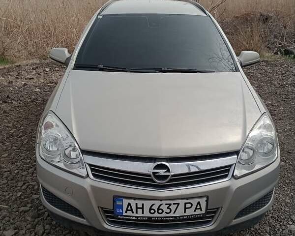 Серый Опель Астра, объемом двигателя 1.4 л и пробегом 250 тыс. км за 5000 $, фото 1 на Automoto.ua
