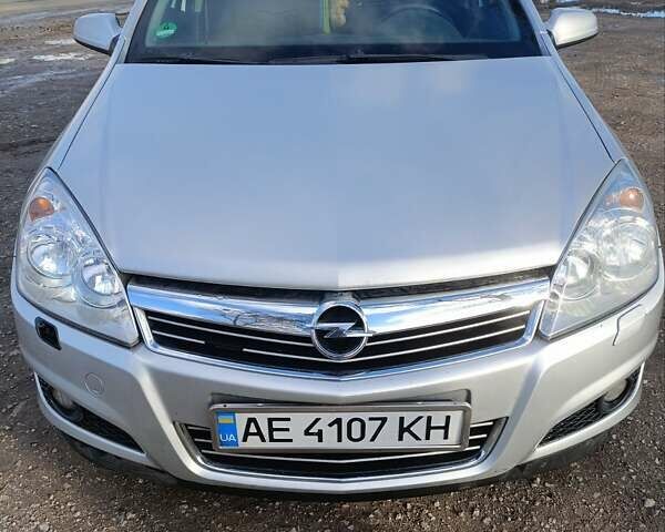 Сірий Опель Астра, об'ємом двигуна 1.25 л та пробігом 210 тис. км за 5600 $, фото 1 на Automoto.ua